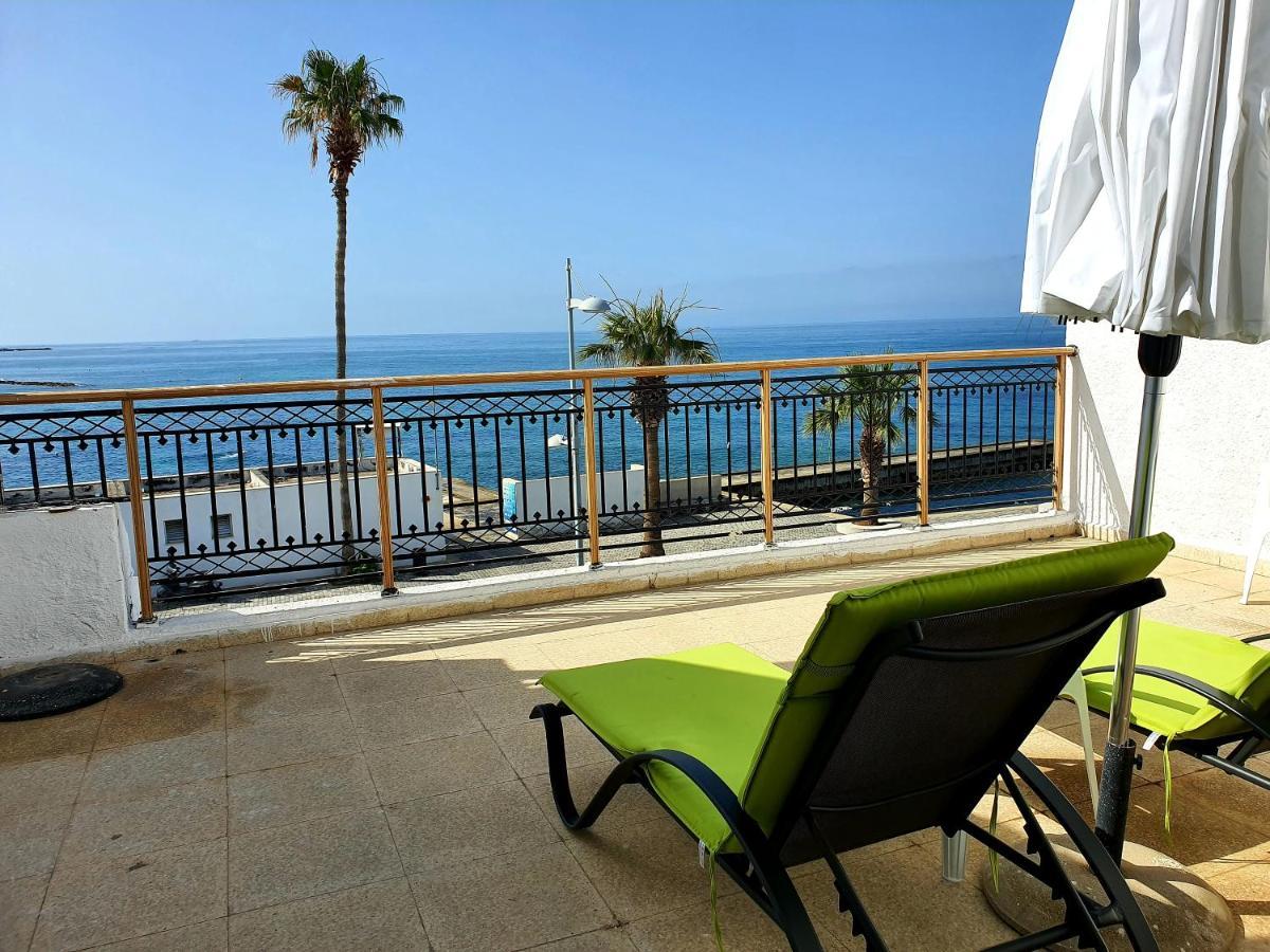 Poseidon 51 - Beachfront Two Bedroom Apartment Paphos Eksteriør bilde